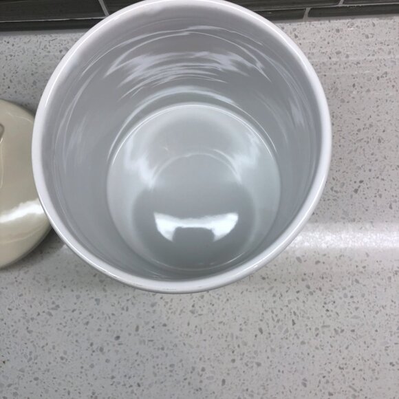 Baby Pink, Yellow and White Stoneware Jars with Sealed Lids – Set of 2 - Picture 7 of 9